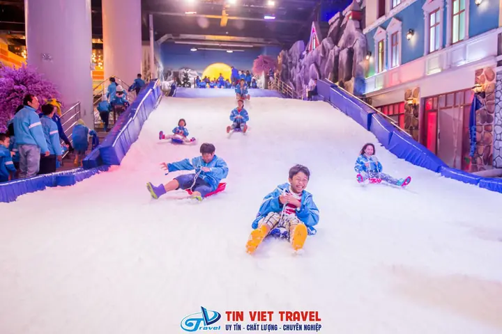 Khám Phá Snow Town Sài Gòn: Hướng Dẫn Mua Vé Và Trải Nghiệm