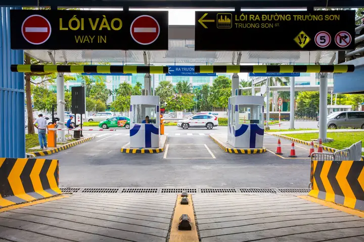 Hướng Dẫn Đặt Và So Sánh Dịch Vụ Đưa Đón Sân Bay Tân Sơn Nhất