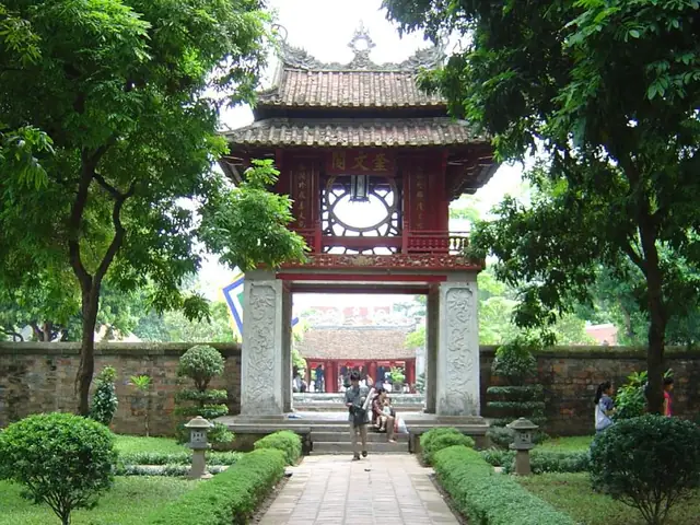 Top Địa Điểm Du Lịch Hà Nội Hấp Dẫn Nhất 2026
