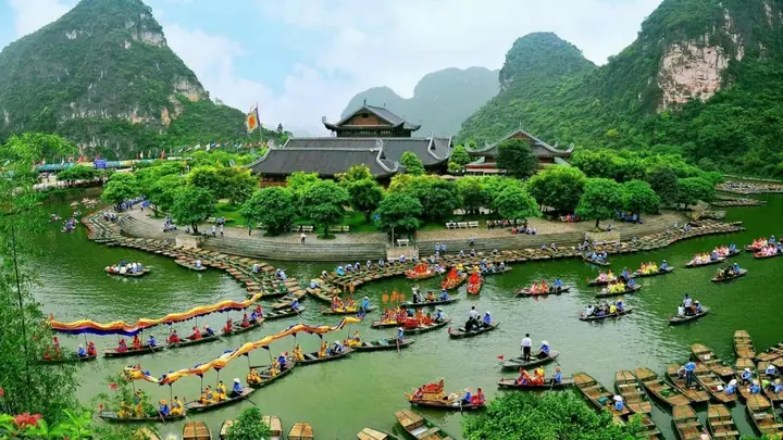 Du Lịch Ninh Bình Nên Đi Tháng Mấy? Bảng Chi Tiết Theo Từng Thời Điểm Du Lịch Ninh Bình Nên Đi Tháng Mấy? Bảng Chi Tiết Theo Từng Thời Điểm