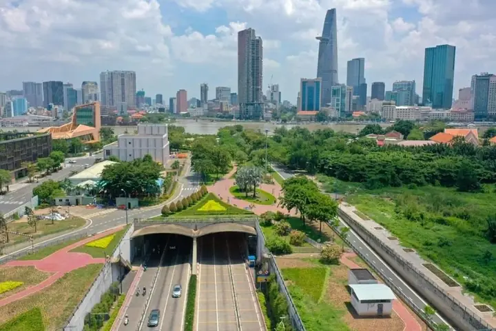 Hướng Dẫn Chi Tiết Lên Núc Hầm Thủ Thiêm Và Khám Phá View Sông