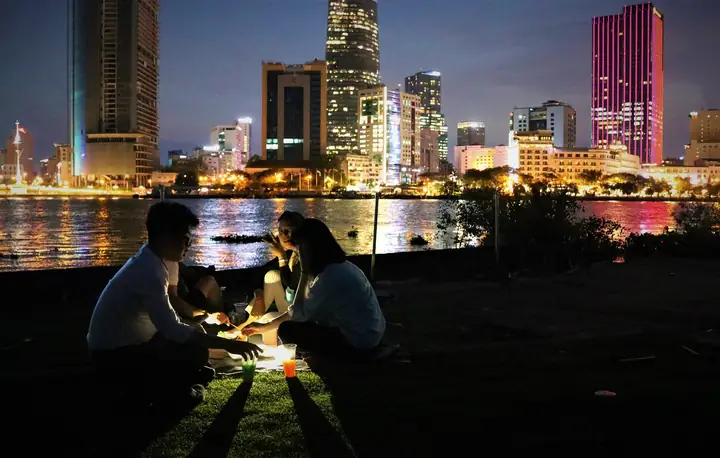 Nóc Hầm Thủ Thiêm: Điểm Ngắm Thành Phố Về Đêm Lý Tưởng Nóc Hầm Thủ Thiêm: Điểm Ngắm Thành Phố Về Đêm Lý Tưởng