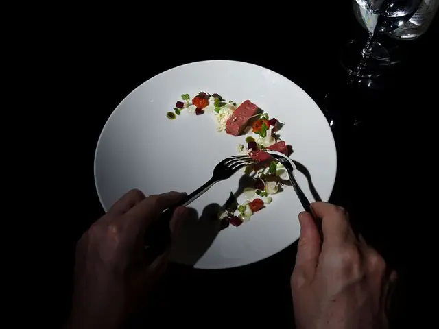 Trải Nghiệm Noir Dining In The Dark – Ăn Trong Bóng Tối Sài Gòn