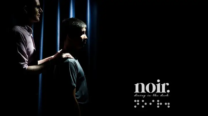 Trải Nghiệm Noir Dining In The Dark – Ăn Trong Bóng Tối Sài Gòn
