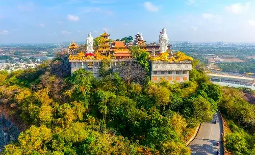 Khám Phá Núi Cậu: Lịch Sử, Điểm Du Lịch & Trải Nghiệm
