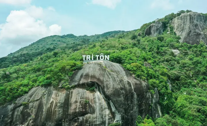 Khám Phá Núi Cô Tô – Hành Trình Du Lịch Sinh Thái Cho Gia Đình Khám Phá Núi Cô Tô – Hành Trình Du Lịch Sinh Thái Cho Gia Đình