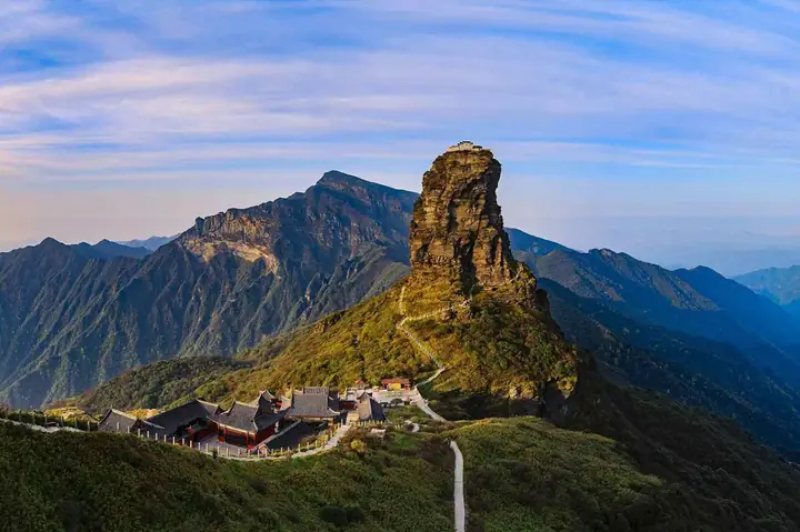Khám Phá Phạm Tịnh Sơn – Ngọn Núi Linh Thiêng Của Quý Châu