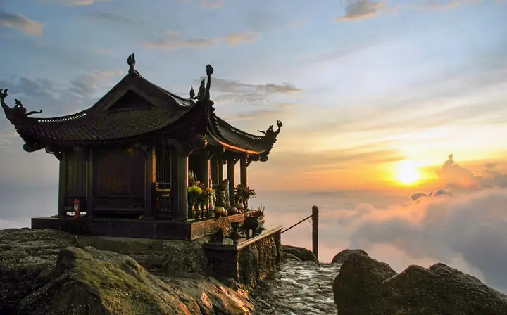Núi Yên Tử Cao Bao Nhiêu? Kinh Nghiệm Leo Chinh Phục Đỉnh