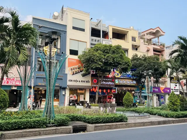 Top 12 Quán Ăn Ngon Phố Ẩm Thực Phan Xích Long Cho Thực Khách Top 12 Quán Ăn Ngon Phố Ẩm Thực Phan Xích Long Cho Thực Khách