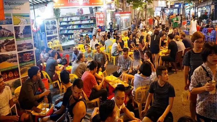 Khám Phá 7 Món Ăn Đường Phố Ngon Nhất Phố Ẩm Thực Tống Duy Tân