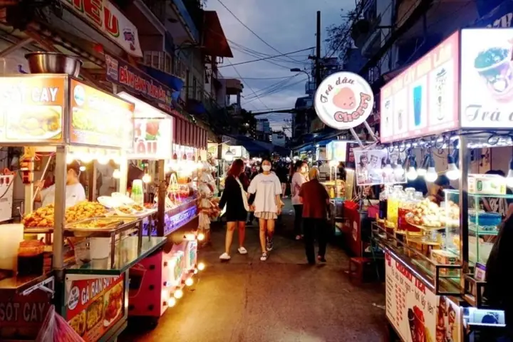 Khám Phá 10 Món Ăn Không Thể Bỏ Lỡ Tại Chợ Hồ Thị Kỷ