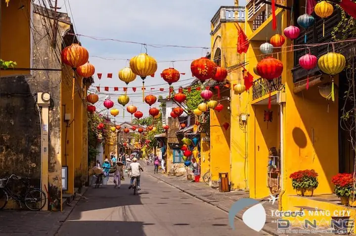 Khám Phá Phố Cổ Hội An: Hành Trình 1 Ngày Đầy Trải Nghiệm Cho Du Khách Khám Phá Phố Cổ Hội An: Hành Trình 1 Ngày Đầy Trải Nghiệm Cho Du Khách