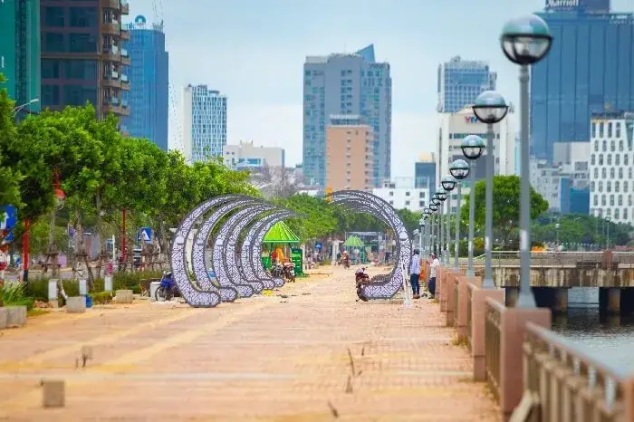 Khám Phá Phố Đi Bộ Bạch Đằng – Hướng Dẫn Trải Nghiệm Trọn Vẹn