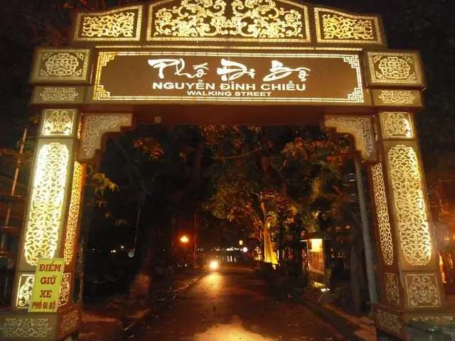 Khám Phá Phố Đi Bộ Nguyễn Đình Chiểu: Lịch Sử, Địa Điểm & Lưu Ý Tham Quan Khám Phá Phố Đi Bộ Nguyễn Đình Chiểu: Lịch Sử, Địa Điểm & Lưu Ý Tham Quan