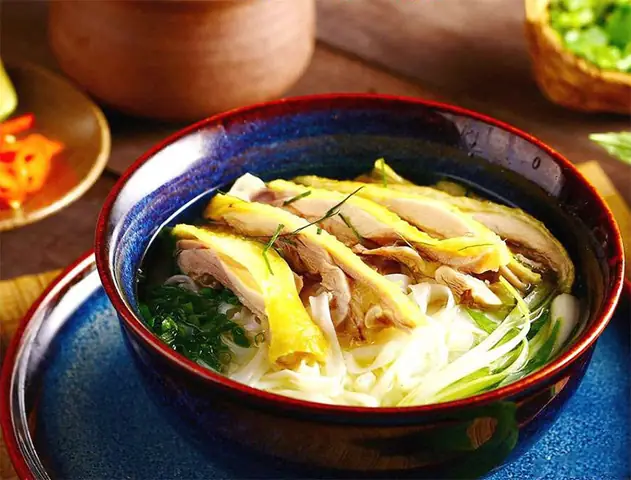 Khám Phá 15 Quán Phở Gà Hà Nội Ngon Nhất Cho Tín Đồ Ẩm Thực