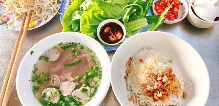 Phở Khô 2 Tô Gia Lai: Đánh Giá Chi Tiết 5 Quán Ngon Nhất Tại Pleiku