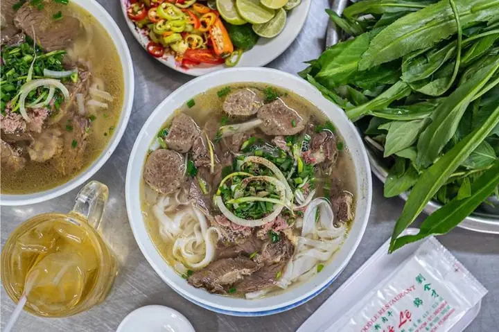Khám Phá Phở Lệ – Hương Vị Truyền Thống Cho Người Yêu Ẩm Thực