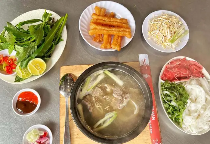 Phở Thố Đá Trần Quốc Toàn – Hướng Dẫn Toàn Diện Về Món Ăn Và Địa Chỉ Thưởng Thức Phở Thố Đá Trần Quốc Toàn – Hướng Dẫn Toàn Diện Về Món Ăn Và Địa Chỉ Thưởng Thức