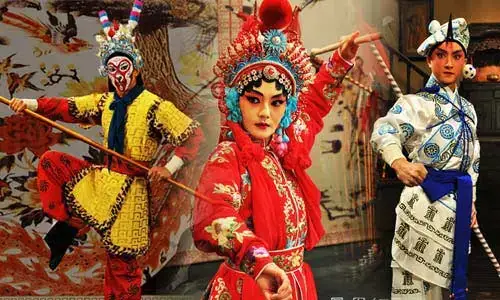 Khám Phá 15 Phong Tục Truyền Thống Trung Quốc Mà Du Khách Không Nên Bỏ Lỡ Khám Phá 15 Phong Tục Truyền Thống Trung Quốc Mà Du Khách Không Nên Bỏ Lỡ