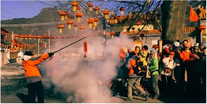 Khám Phá 15 Phong Tục Truyền Thống Trung Quốc Mà Du Khách Không Nên Bỏ Lỡ