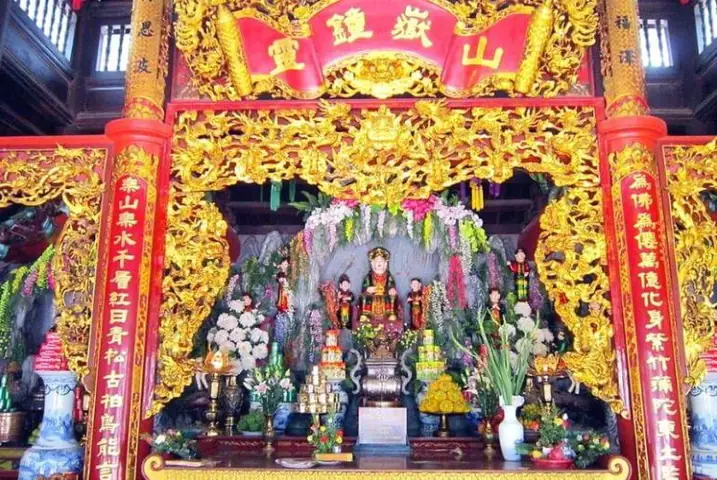 Phủ Dầy Nam Định: Khám Phá Di Tích & Lễ Hội