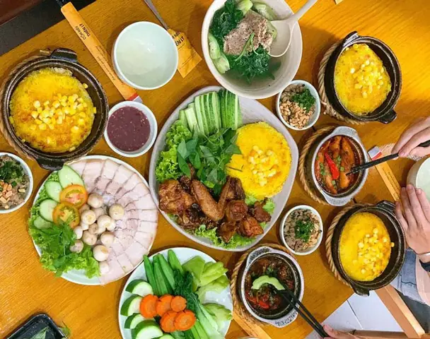 Khám Phá 12 Quán Ăn Ngon Quận 10 Dành Cho Thực Khách Địa Phương
