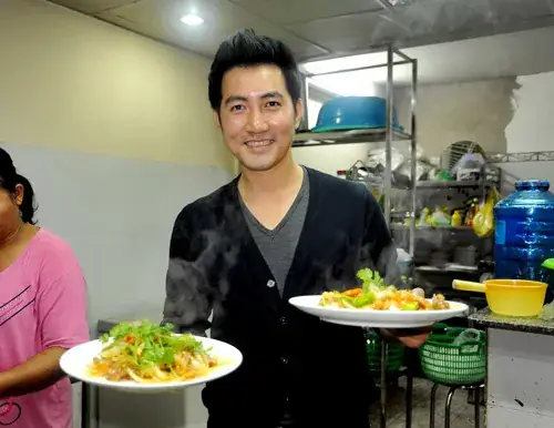 Top 10 Quán Ăn Nổi Tiếng Do Người Nổi Tiếng Sở Hữu Tại Vn