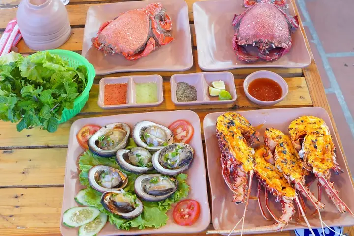 Khám Phá Top Quán Ăn Phú Quý Cho Du Khách Yêu Hải Sản Khám Phá Top Quán Ăn Phú Quý Cho Du Khách Yêu Hải Sản