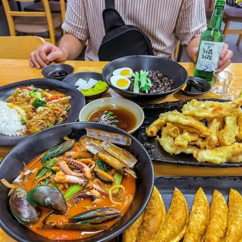 Top Quán Ăn Hàn Quốc Quận 7 Ngon Nhất 2026