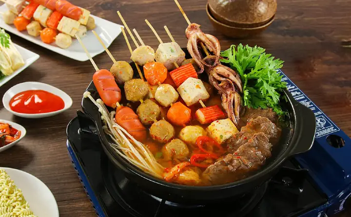 Khám Phá 12 Quán Ăn Ngon Quận 10 Dành Cho Thực Khách Địa Phương Khám Phá 12 Quán Ăn Ngon Quận 10 Dành Cho Thực Khách Địa Phương
