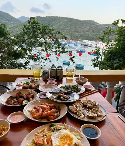 Khám Phá 10 Quán Ăn Vĩnh Hy Ngon Nhất Cho Du Khách