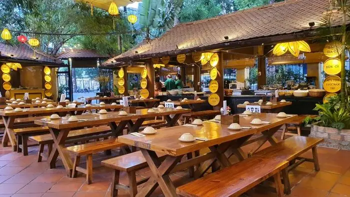 Quán Ăn Ngon Phan Bội Châu Huế: Top 10 Địa Chỉ Không Thể Bỏ Quên Quán Ăn Ngon Phan Bội Châu Huế: Top 10 Địa Chỉ Không Thể Bỏ Quên