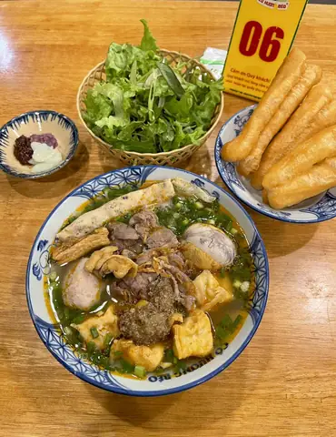 Khám Phá 15 Quán Bún Riêu Ngon Nhất Hà Nội Cho Tín Đồ Ẩm Thực