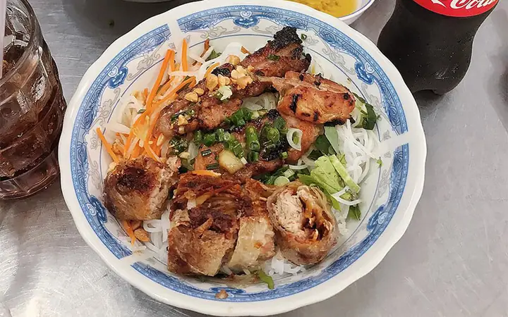 Khám Phá 10 Quán Bún Thịt Nướng Sài Gòn Ngon Nhất Cho Fan Ẩm Thực