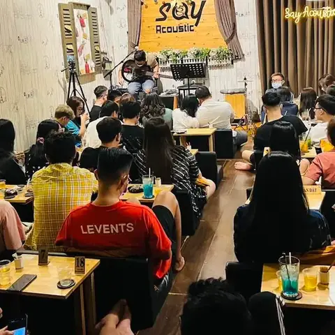 Khám Phá 8 Quán Cafe Acoustic Quận 10: Địa Chỉ, Giá & Không Gian