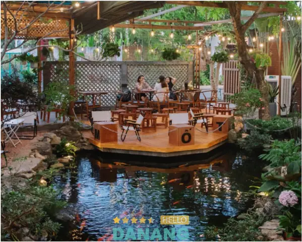 Khám Phá 10 Quán Cafe Cá Koi Đẹp Nhất Cho Buổi Hẹn Hò
