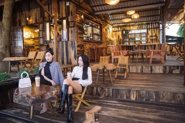 Quán Cafe Pleiku: Top 10 Địa Điểm View Đẹp, Không Gian Chill