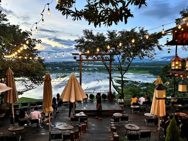 Quán Cafe Pleiku: Top 10 Địa Điểm View Đẹp, Không Gian Chill