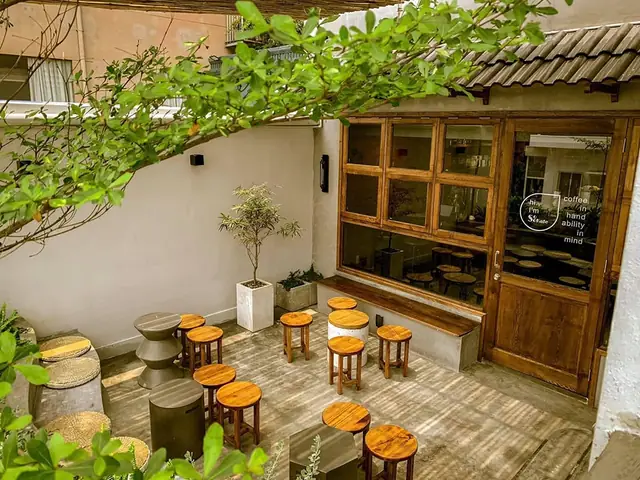Quán Cafe Quận 1: Top 25+ Điểm Hẹn Đẹp, Yên Tĩnh