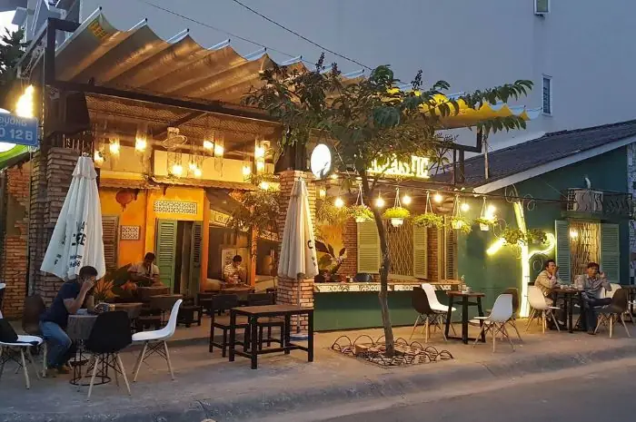 Khám Phá 30 Quán Cafe Quận 7 Đẹp, View Rooftop & Garden Cho Giới Trẻ Khám Phá 30 Quán Cafe Quận 7 Đẹp, View Rooftop & Garden Cho Giới Trẻ