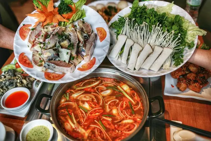 Khám Phá Top 7 Quán Lẩu Cá Tầm Đà Lạt Ngon Nhất Cho Du Khách