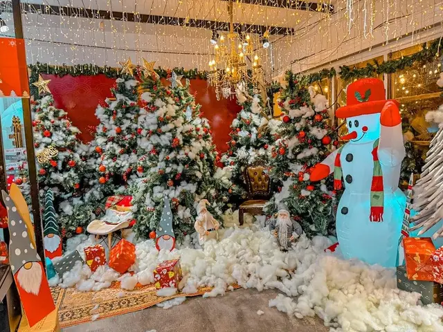 Top 7 Quán Cafe Trang Trí Noel Đẹp Nhất, "sống Ảo" Cực Chất Năm 2026