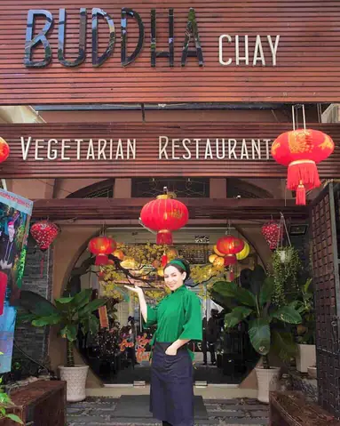 Nhà Hàng Buddha Chay: Địa Chỉ & Đánh Giá Từ Ca Sĩ Phi Nhung
