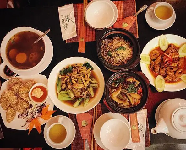 Nhà Hàng Buddha Chay: Địa Chỉ & Đánh Giá Từ Ca Sĩ Phi Nhung