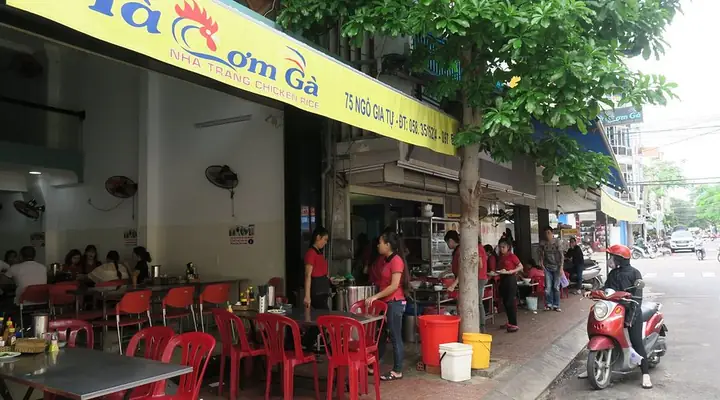 Khám Phá Cơm Gà Hà Nha Trang: Địa Chỉ, Menu & Đánh Giá Chi Tiết