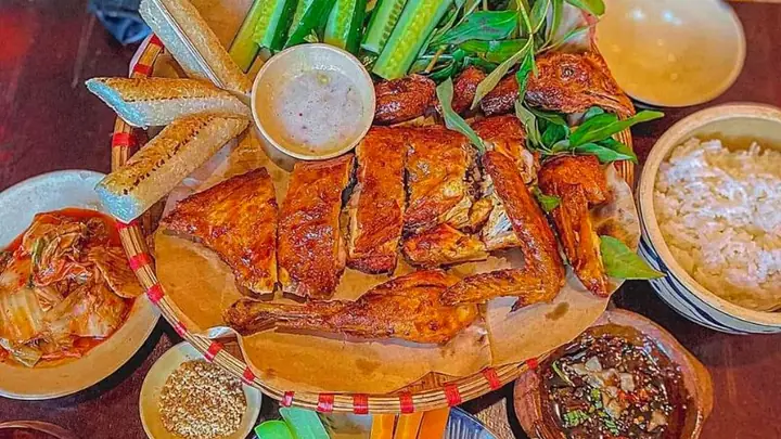 Khám Phá 10 Quán Gà Nướng Cơm Lam Đà Lạt Ngon Nhất Cho Du Khách