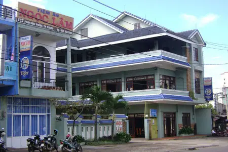 Khám Phá Cơm Niêu Ngọc Lâm – Địa Chỉ, Thực Đơn & Giá