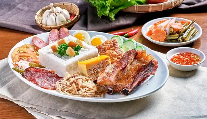 Khám Phá 12 Quán Cơm Ngon Quận 7 Dành Cho Người Yêu Ẩm Thực