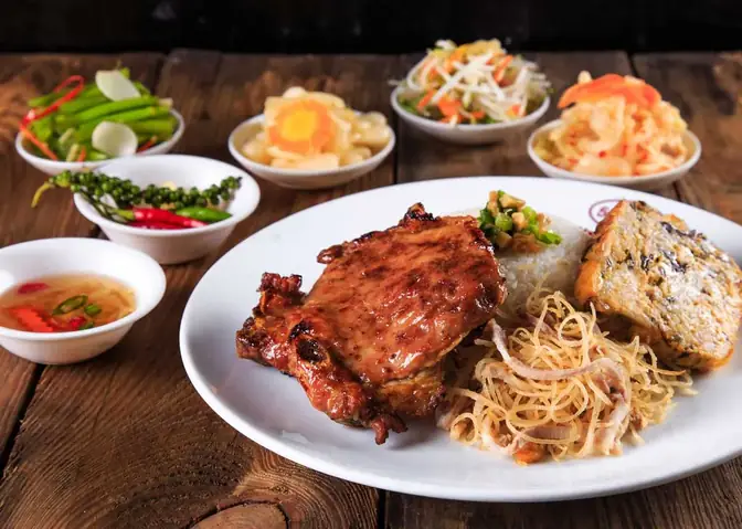 Khám Phá 12 Quán Cơm Ngon Quận 7 Dành Cho Người Yêu Ẩm Thực