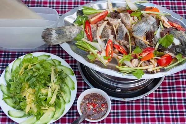 Review Chi Tiết Top 5 Quán Hải Sản Ngon Ở Quy Nhơn: Đánh Giá Thực Tế & Bảng So Sánh